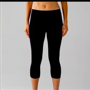 Lululemon train time capri leggings. Perfect condition , worn once.